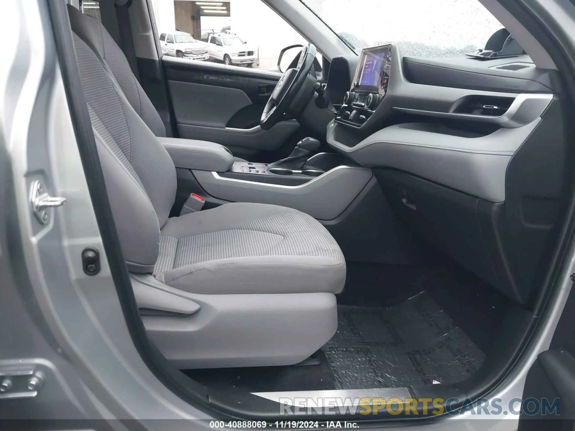 5 fotografías del automóvil dañado 5TDKDRAH7PS504171 TOYOTA HIGHLANDER 2023