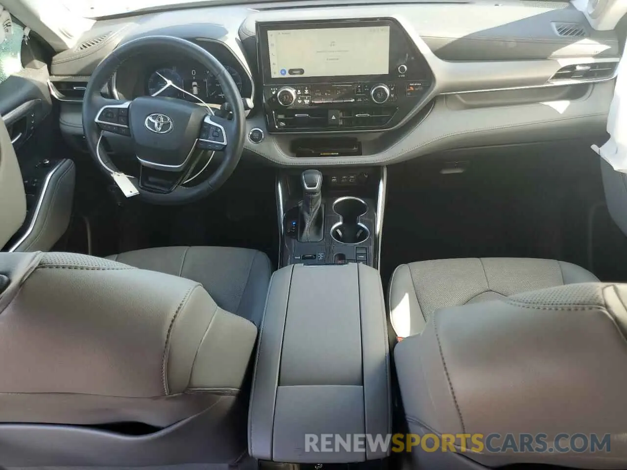 8 fotografías del automóvil dañado 5TDKDRAH7PS505658 TOYOTA HIGHLANDER 2023