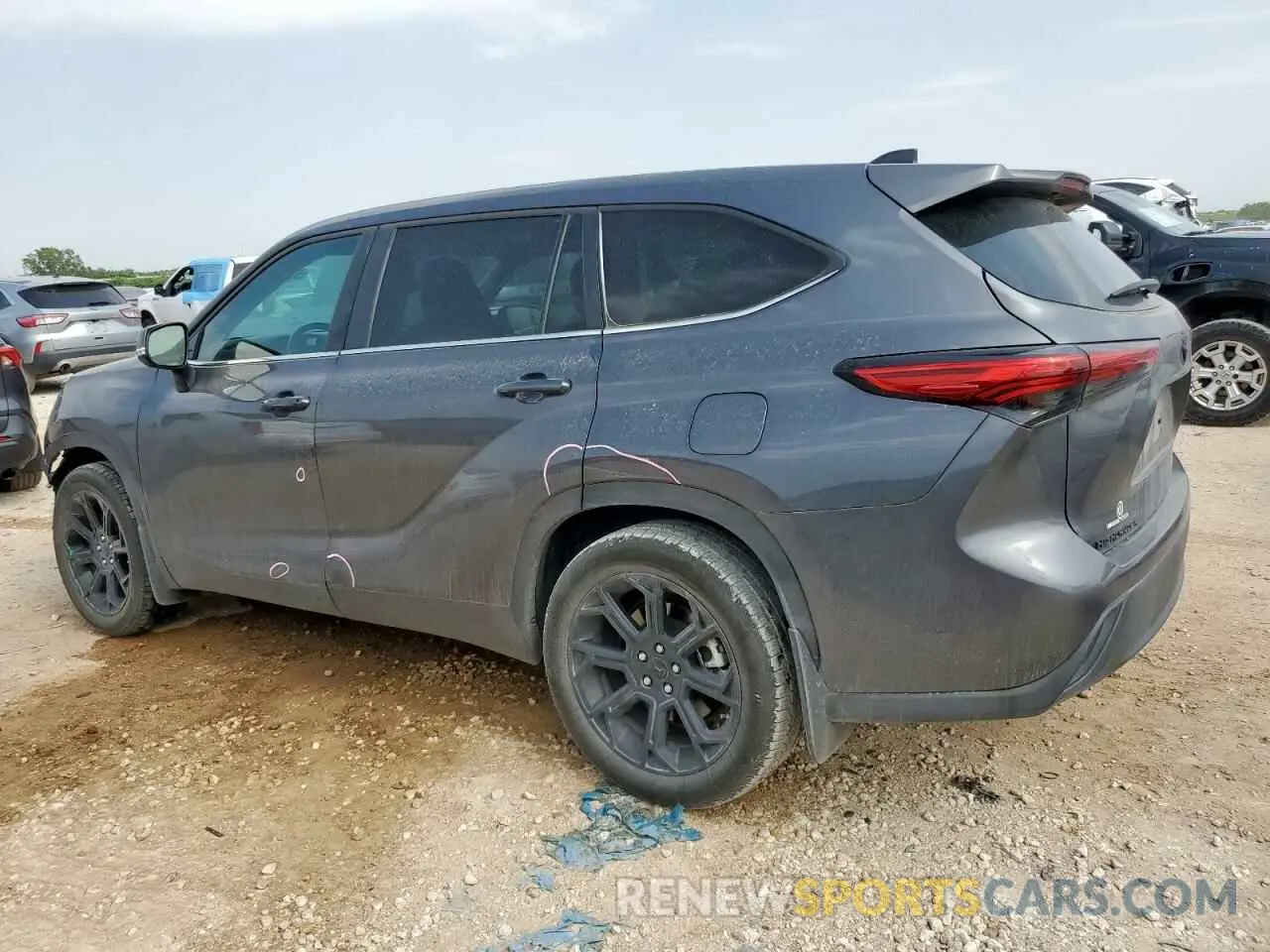 2 fotografías del automóvil dañado 5TDKDRAH7PS524887 TOYOTA HIGHLANDER 2023