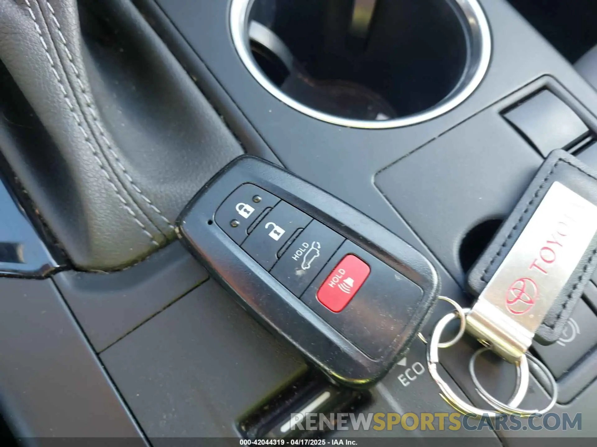 11 fotografías del automóvil dañado 5TDKDRAH7PS525179 TOYOTA HIGHLANDER 2023