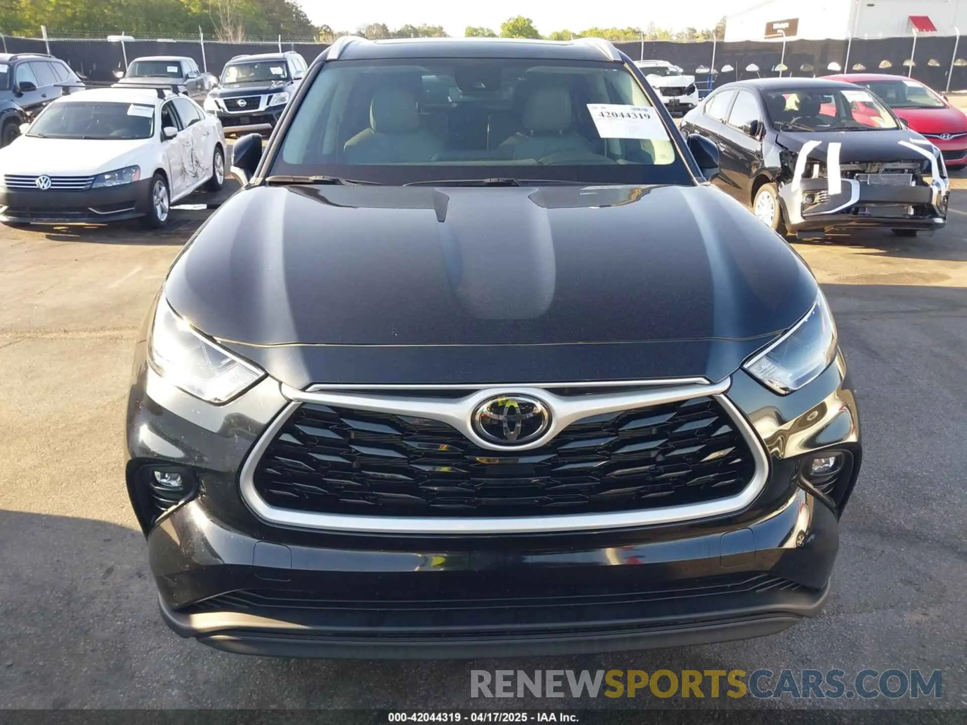 13 fotografías del automóvil dañado 5TDKDRAH7PS525179 TOYOTA HIGHLANDER 2023