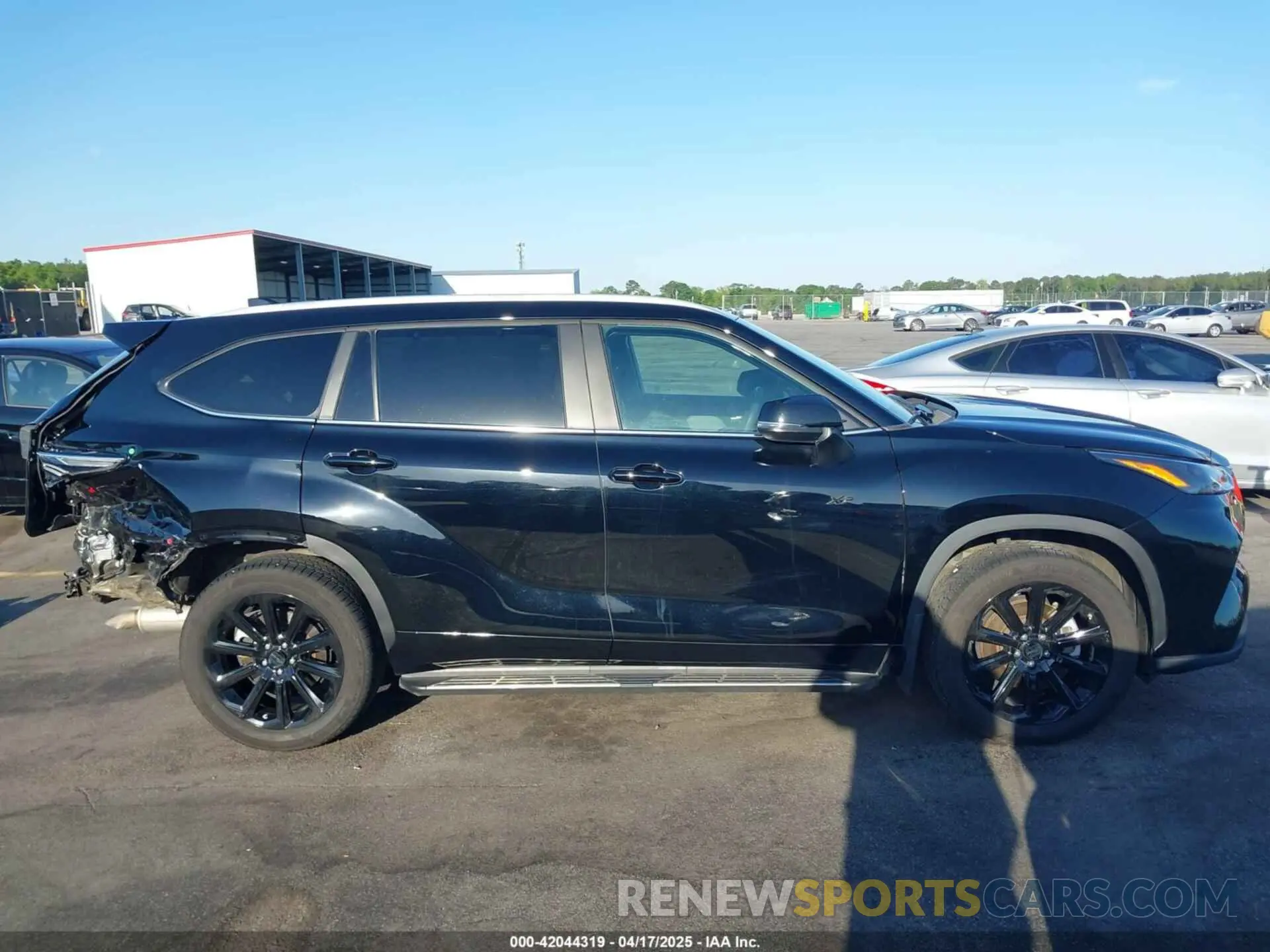 14 fotografías del automóvil dañado 5TDKDRAH7PS525179 TOYOTA HIGHLANDER 2023