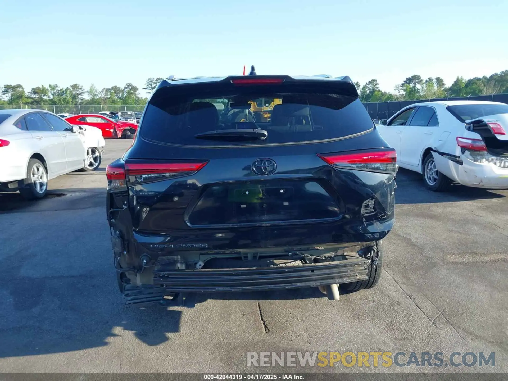 17 fotografías del automóvil dañado 5TDKDRAH7PS525179 TOYOTA HIGHLANDER 2023