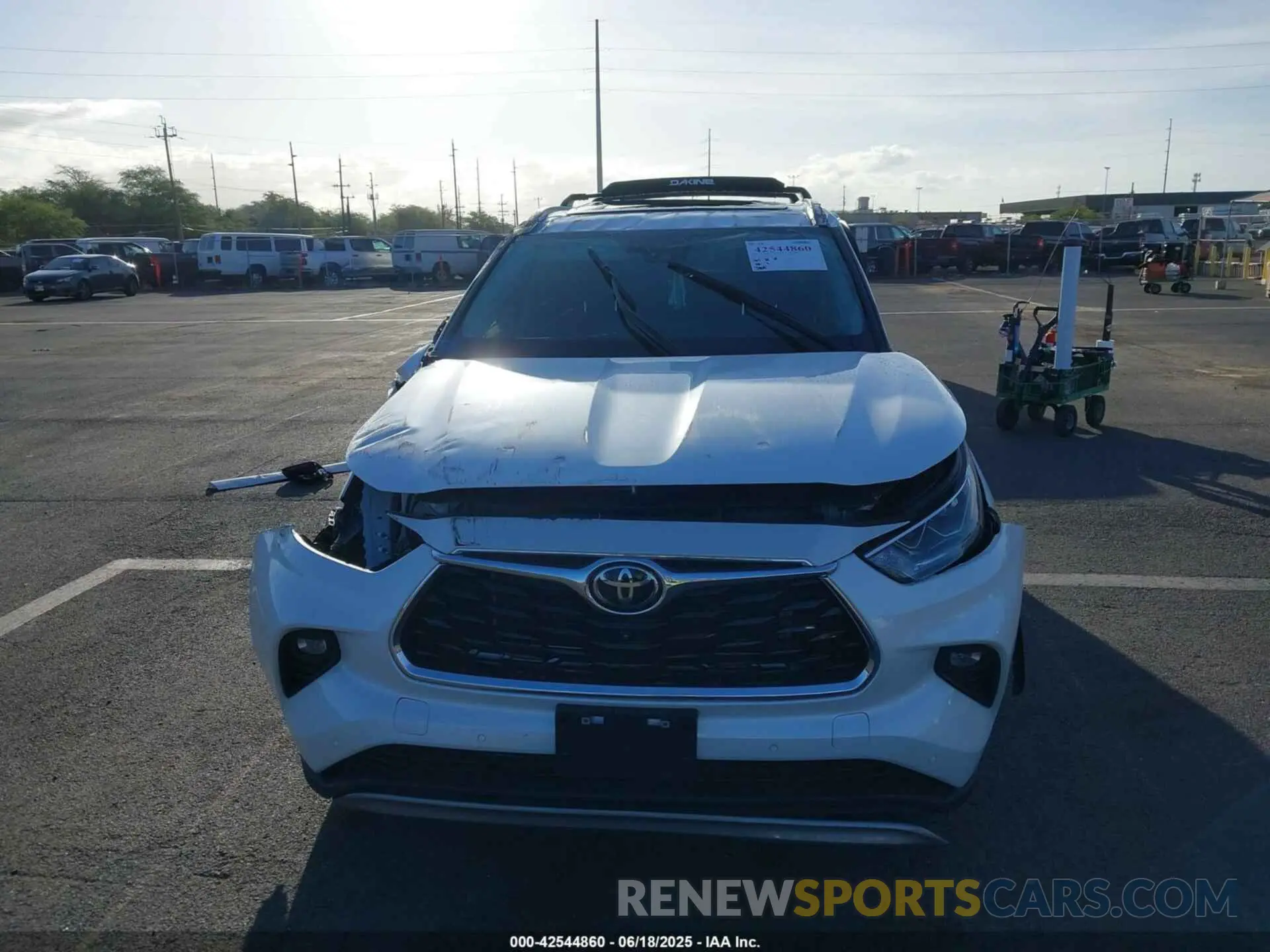 12 fotografías del automóvil dañado 5TDKDRAH8PS009638 TOYOTA HIGHLANDER 2023