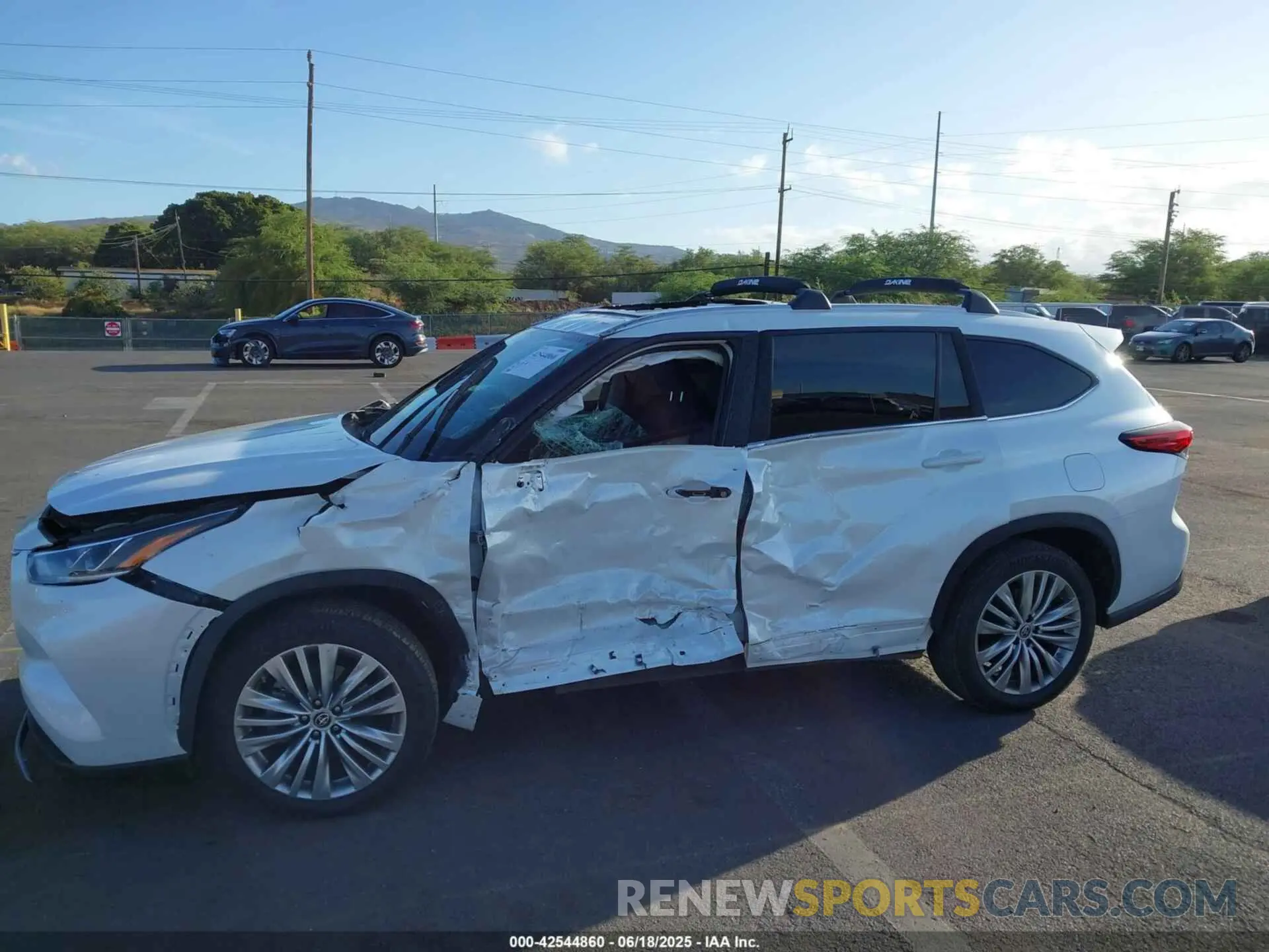 6 fotografías del automóvil dañado 5TDKDRAH8PS009638 TOYOTA HIGHLANDER 2023