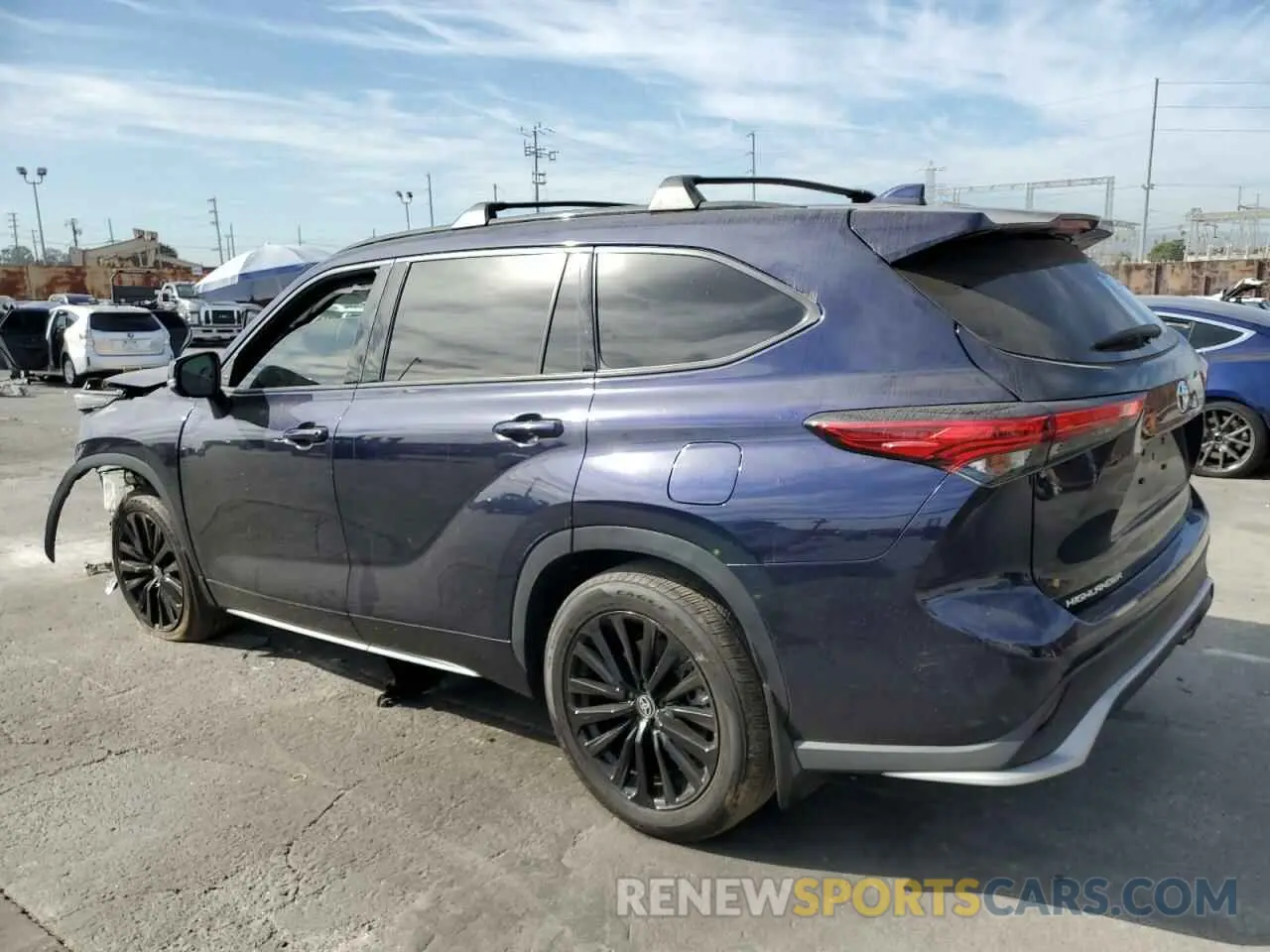 2 fotografías del automóvil dañado 5TDKDRAH8PS010255 TOYOTA HIGHLANDER 2023