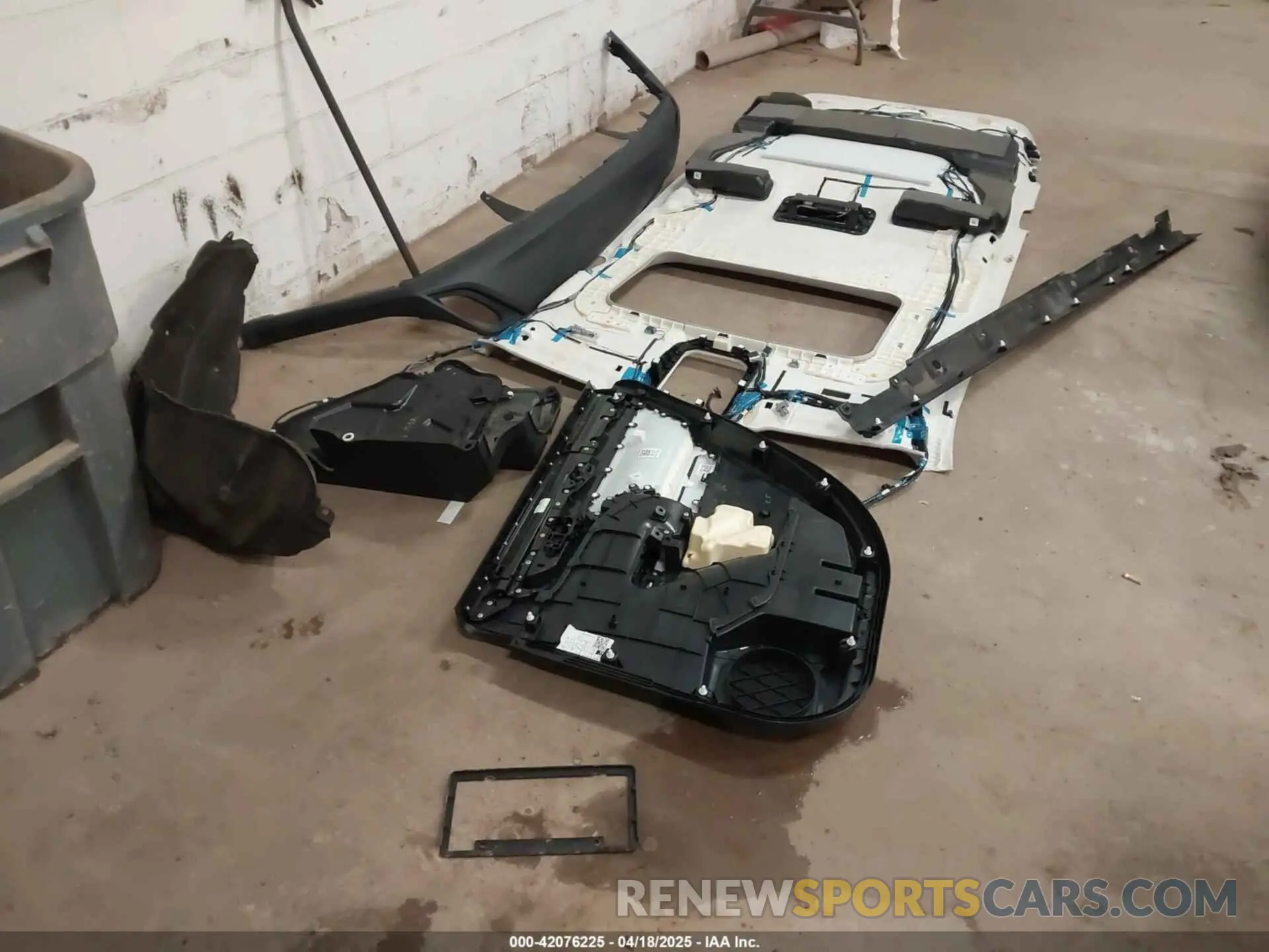 12 fotografías del automóvil dañado 5TDKDRAH8PS020610 TOYOTA HIGHLANDER 2023