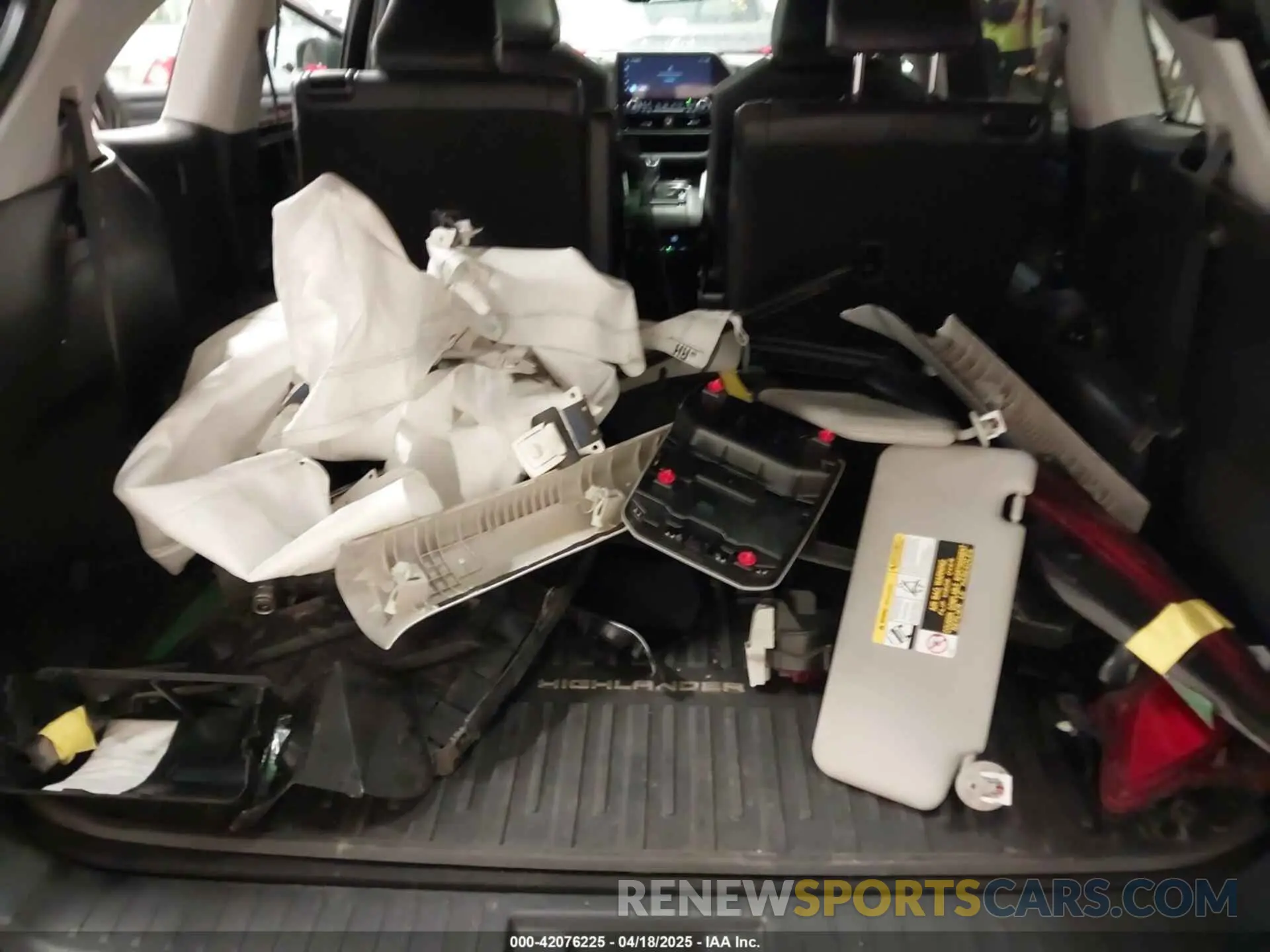 18 fotografías del automóvil dañado 5TDKDRAH8PS020610 TOYOTA HIGHLANDER 2023
