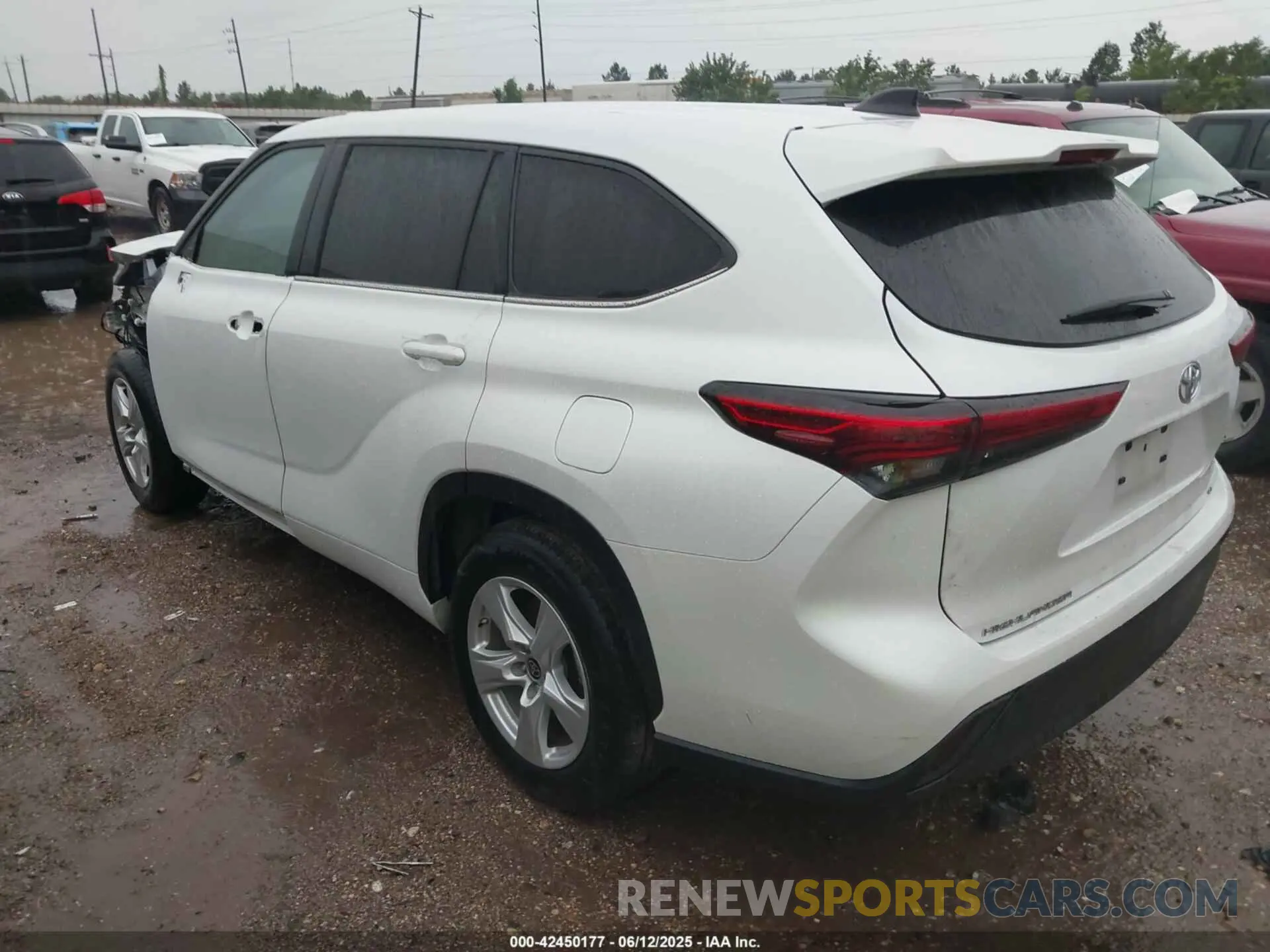 3 fotografías del automóvil dañado 5TDKDRAH8PS022728 TOYOTA HIGHLANDER 2023