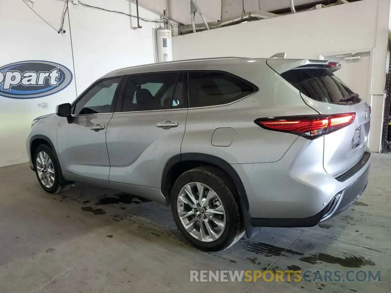 2 fotografías del automóvil dañado 5TDKDRAH8PS025662 TOYOTA HIGHLANDER 2023