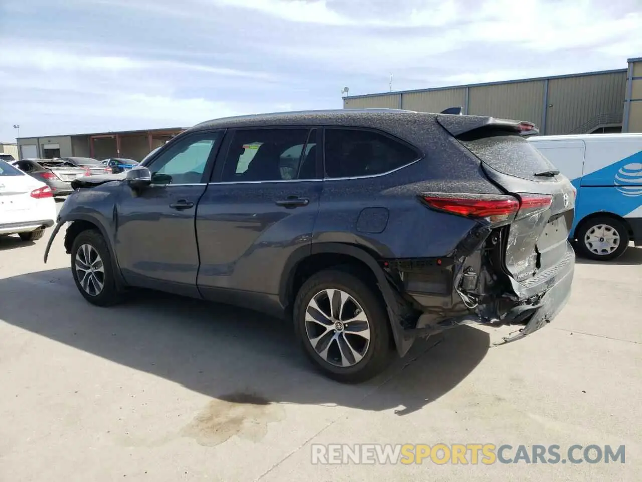 2 fotografías del automóvil dañado 5TDKDRAH8PS034779 TOYOTA HIGHLANDER 2023