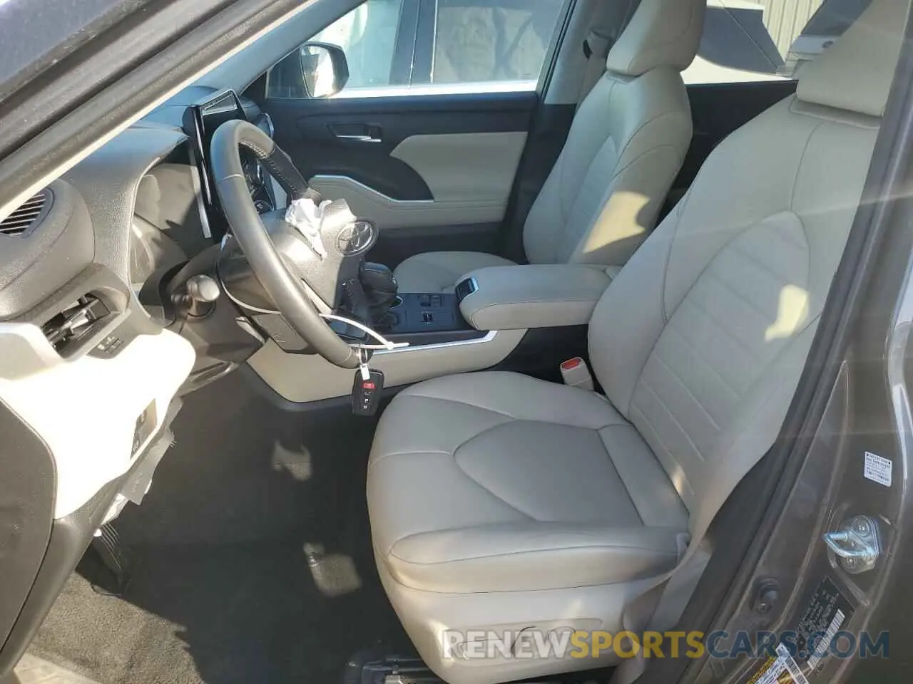 7 fotografías del automóvil dañado 5TDKDRAH8PS034779 TOYOTA HIGHLANDER 2023