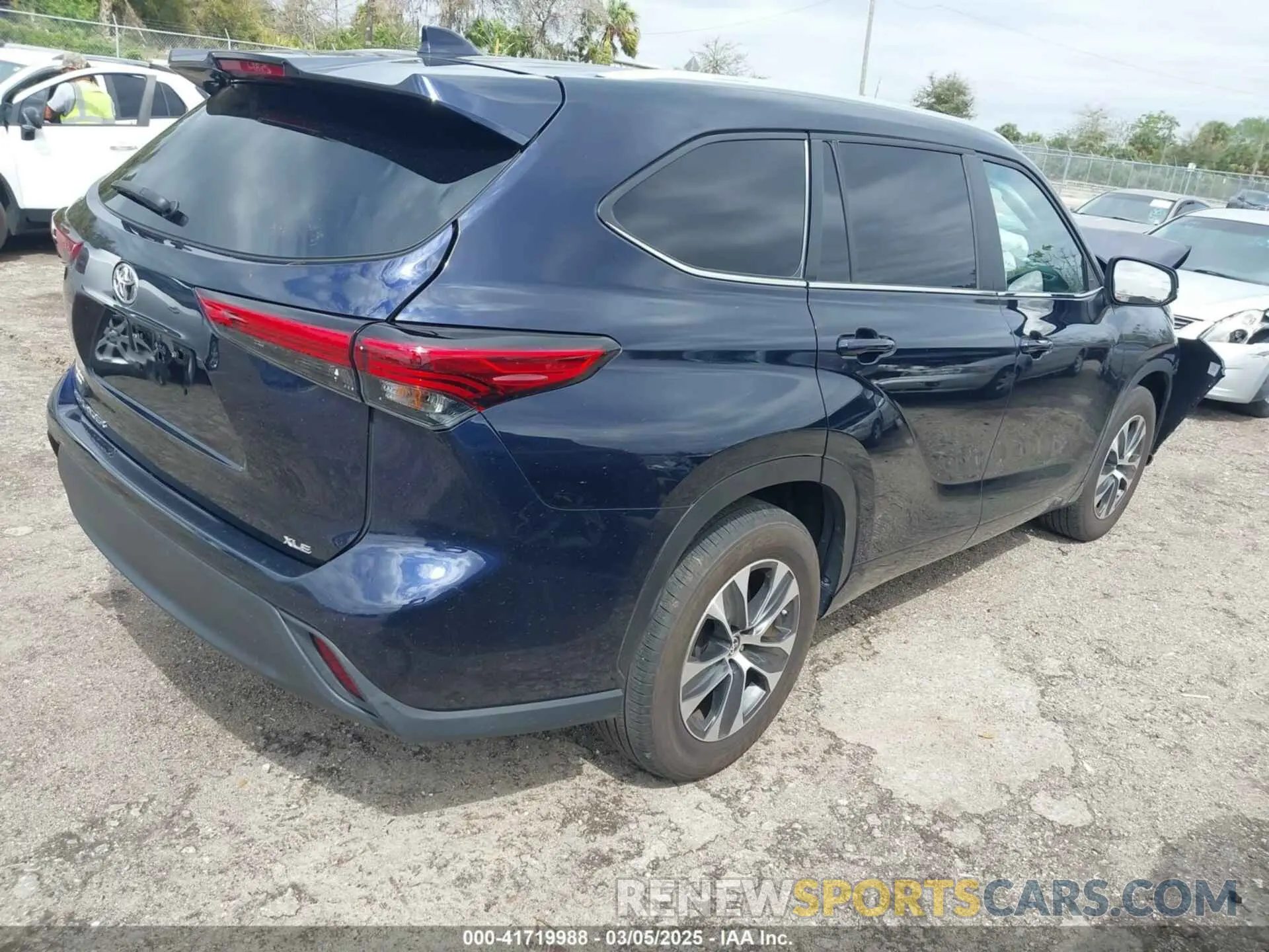 4 fotografías del automóvil dañado 5TDKDRAH8PS045667 TOYOTA HIGHLANDER 2023