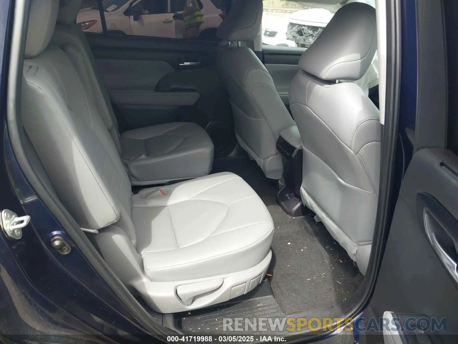 8 fotografías del automóvil dañado 5TDKDRAH8PS045667 TOYOTA HIGHLANDER 2023