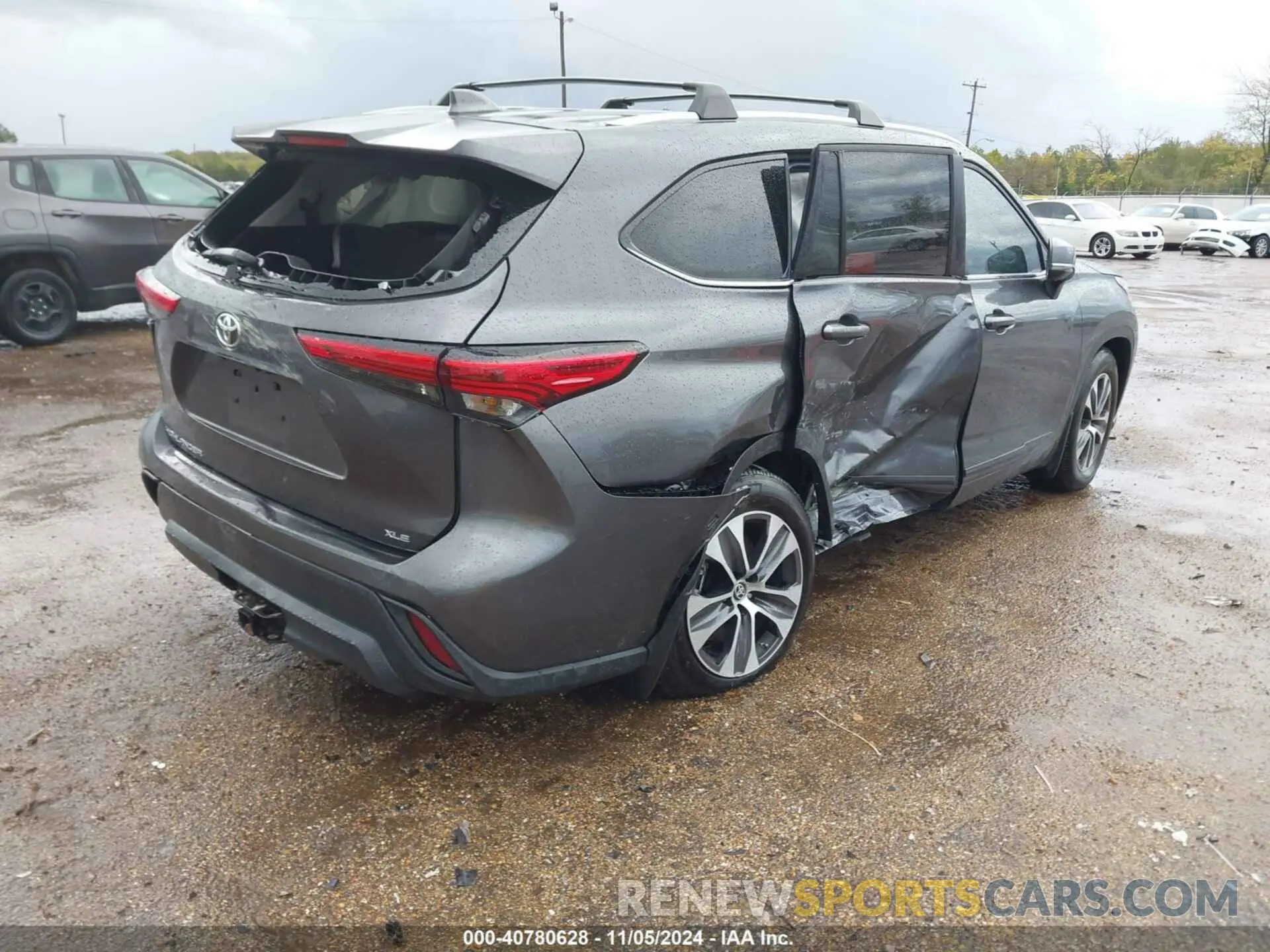 4 fotografías del automóvil dañado 5TDKDRAH9PS012242 TOYOTA HIGHLANDER 2023