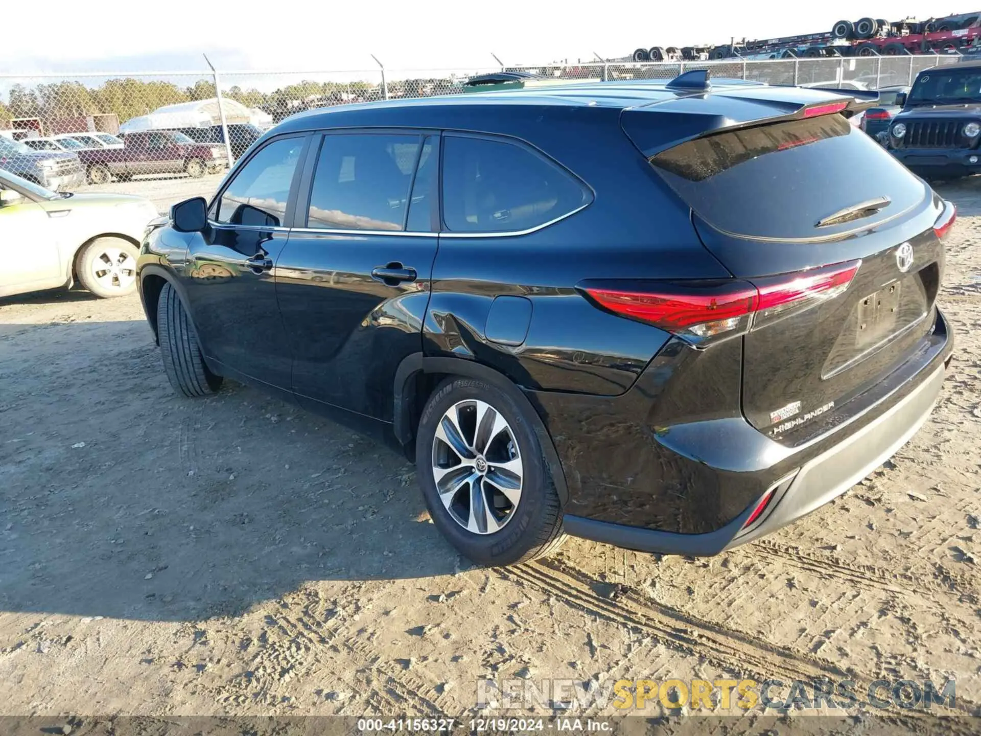 3 fotografías del automóvil dañado 5TDKDRAH9PS041191 TOYOTA HIGHLANDER 2023