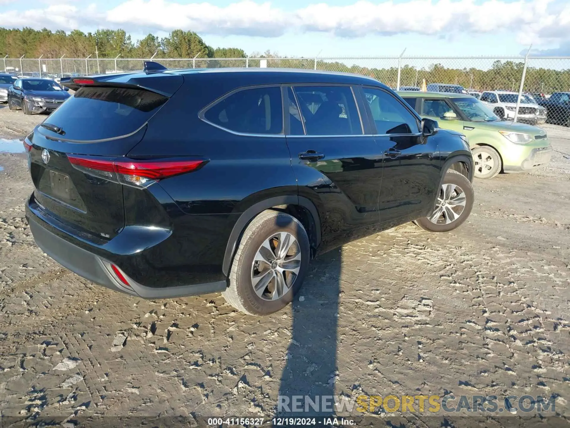 4 fotografías del automóvil dañado 5TDKDRAH9PS041191 TOYOTA HIGHLANDER 2023