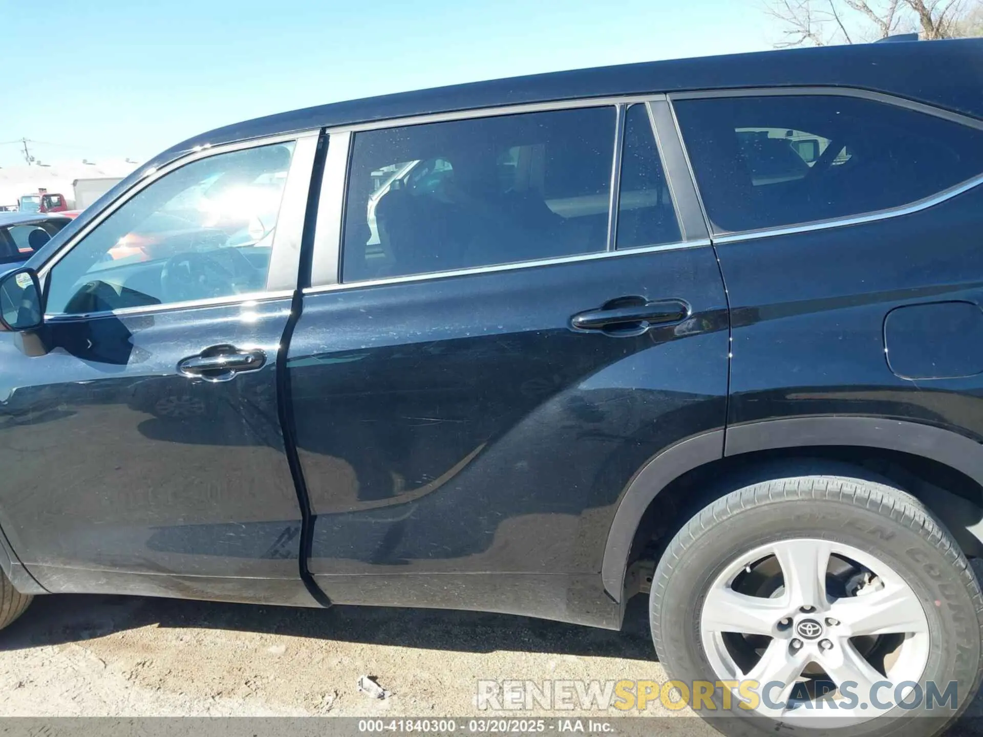 14 fotografías del automóvil dañado 5TDKDRAH9PS046701 TOYOTA HIGHLANDER 2023