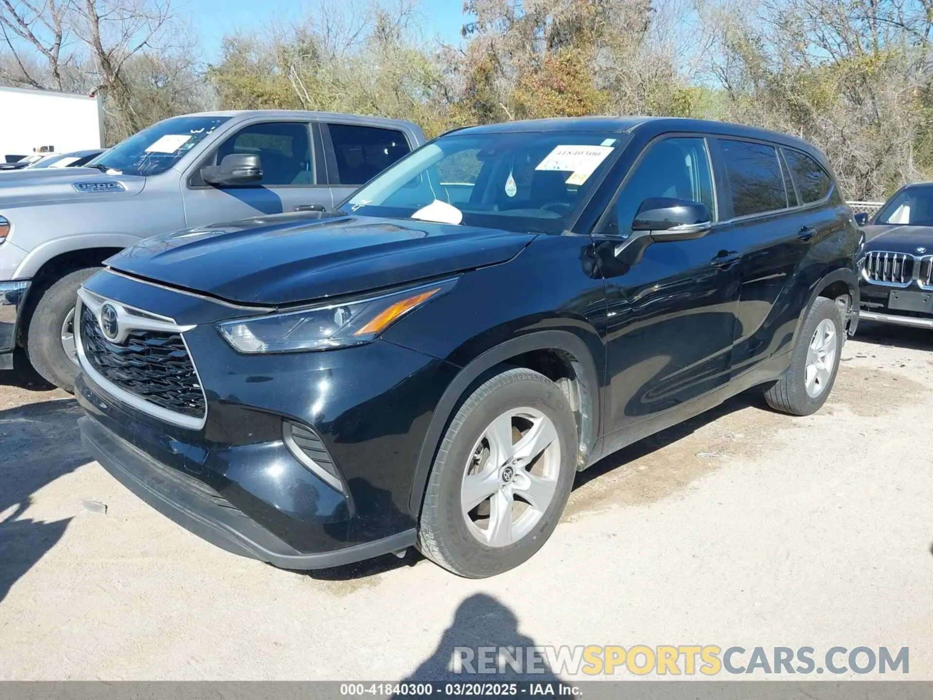 2 fotografías del automóvil dañado 5TDKDRAH9PS046701 TOYOTA HIGHLANDER 2023