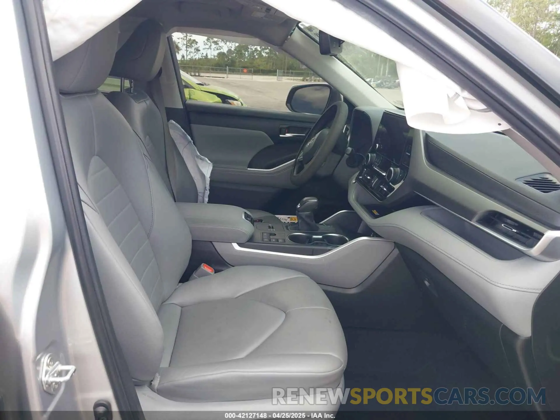 5 fotografías del automóvil dañado 5TDKDRAH9PS504169 TOYOTA HIGHLANDER 2023