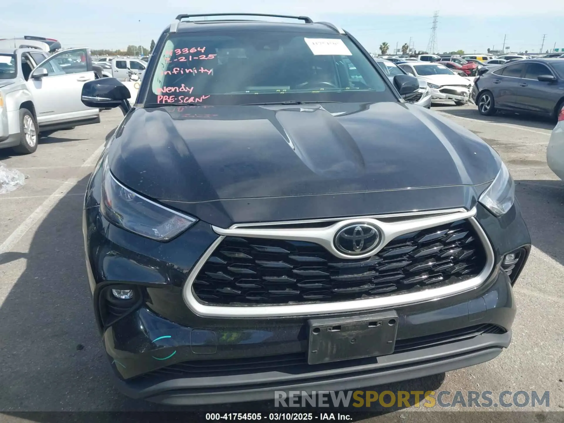 12 fotografías del automóvil dañado 5TDKDRAHXPS004411 TOYOTA HIGHLANDER 2023