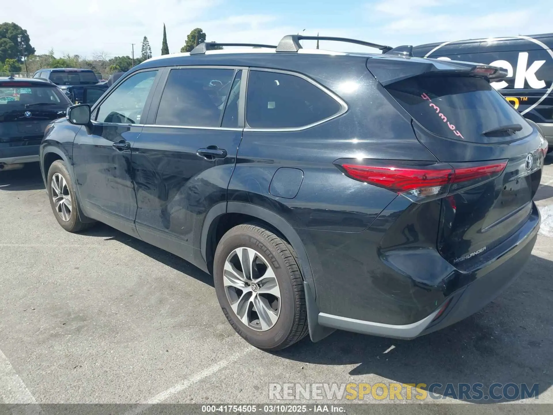 3 fotografías del automóvil dañado 5TDKDRAHXPS004411 TOYOTA HIGHLANDER 2023