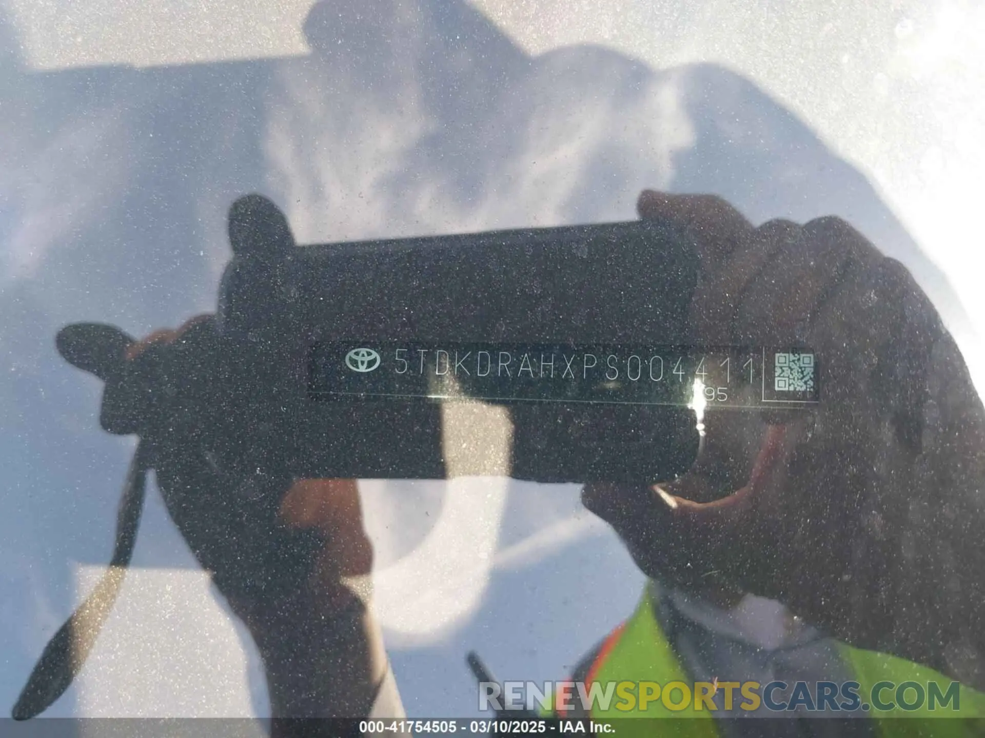 9 fotografías del automóvil dañado 5TDKDRAHXPS004411 TOYOTA HIGHLANDER 2023