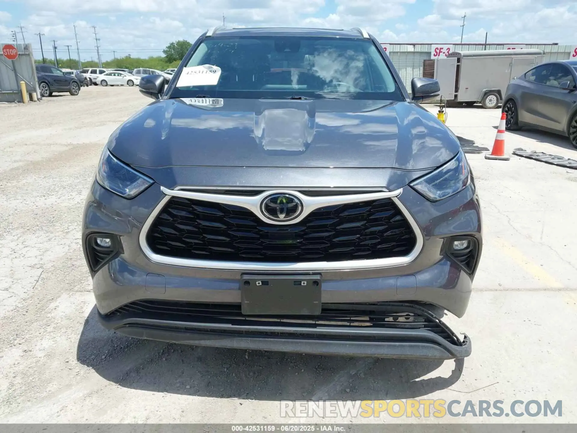 13 fotografías del automóvil dañado 5TDKDRAHXPS007602 TOYOTA HIGHLANDER 2023
