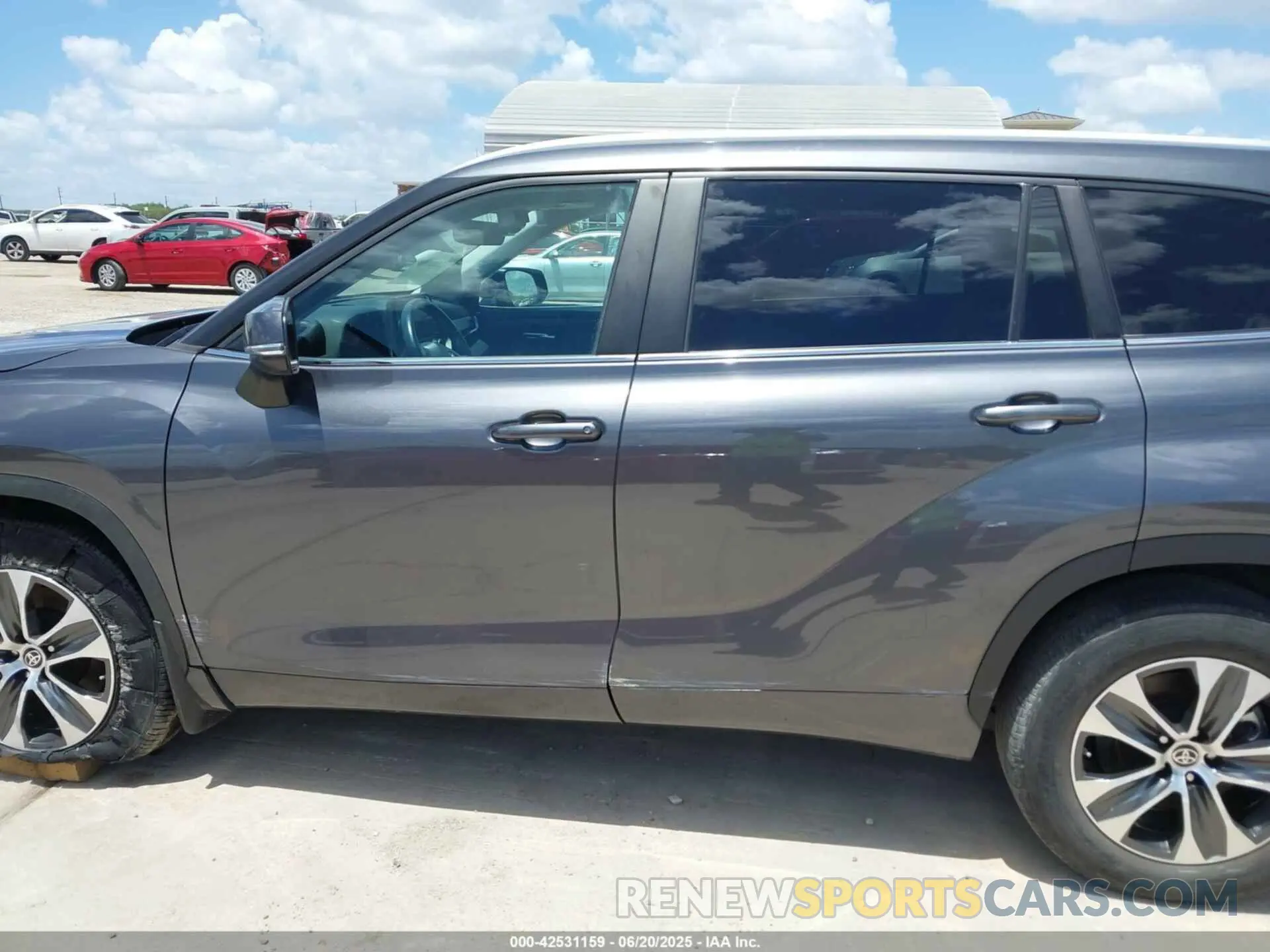 15 fotografías del automóvil dañado 5TDKDRAHXPS007602 TOYOTA HIGHLANDER 2023