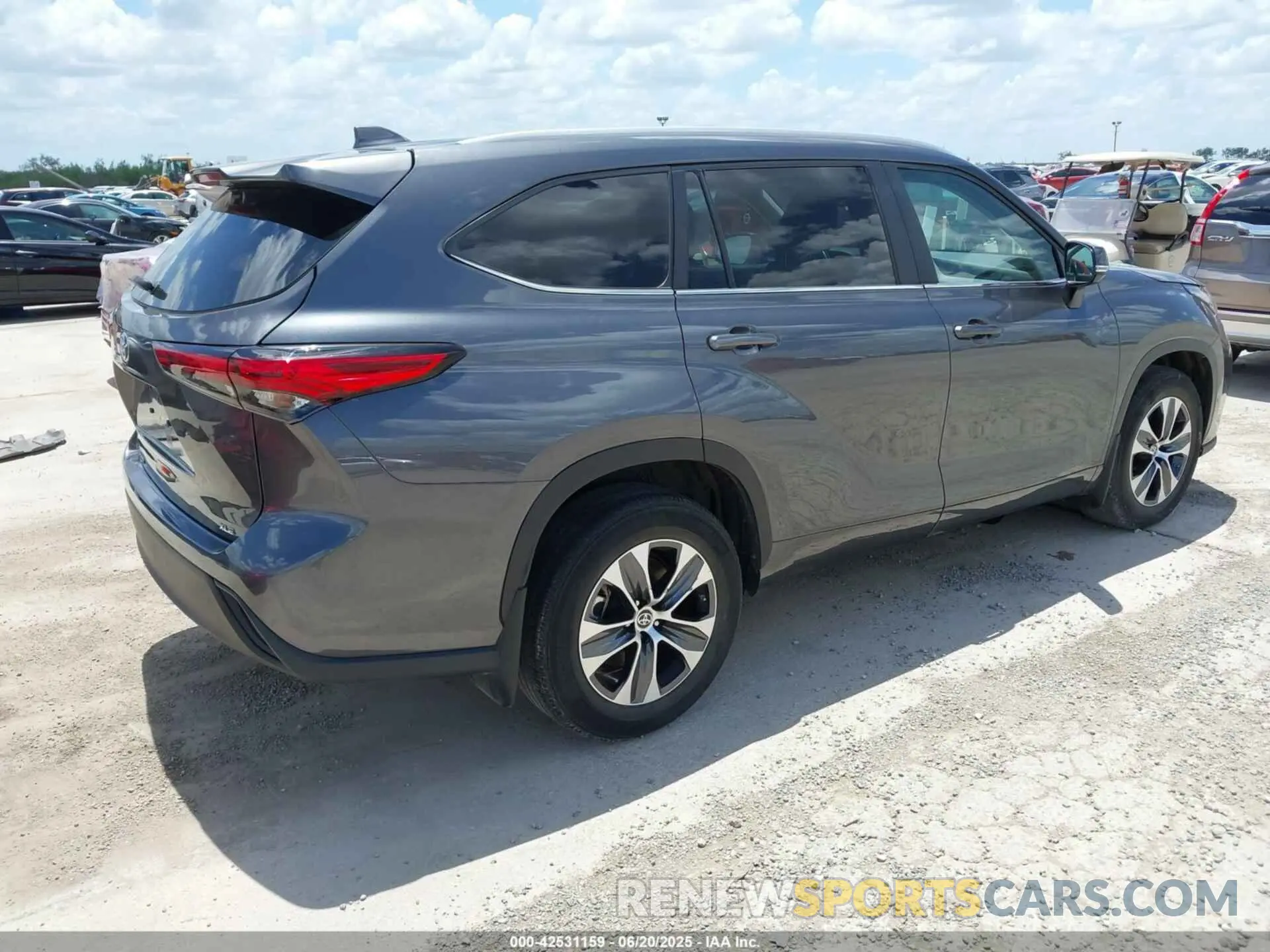 4 fotografías del automóvil dañado 5TDKDRAHXPS007602 TOYOTA HIGHLANDER 2023