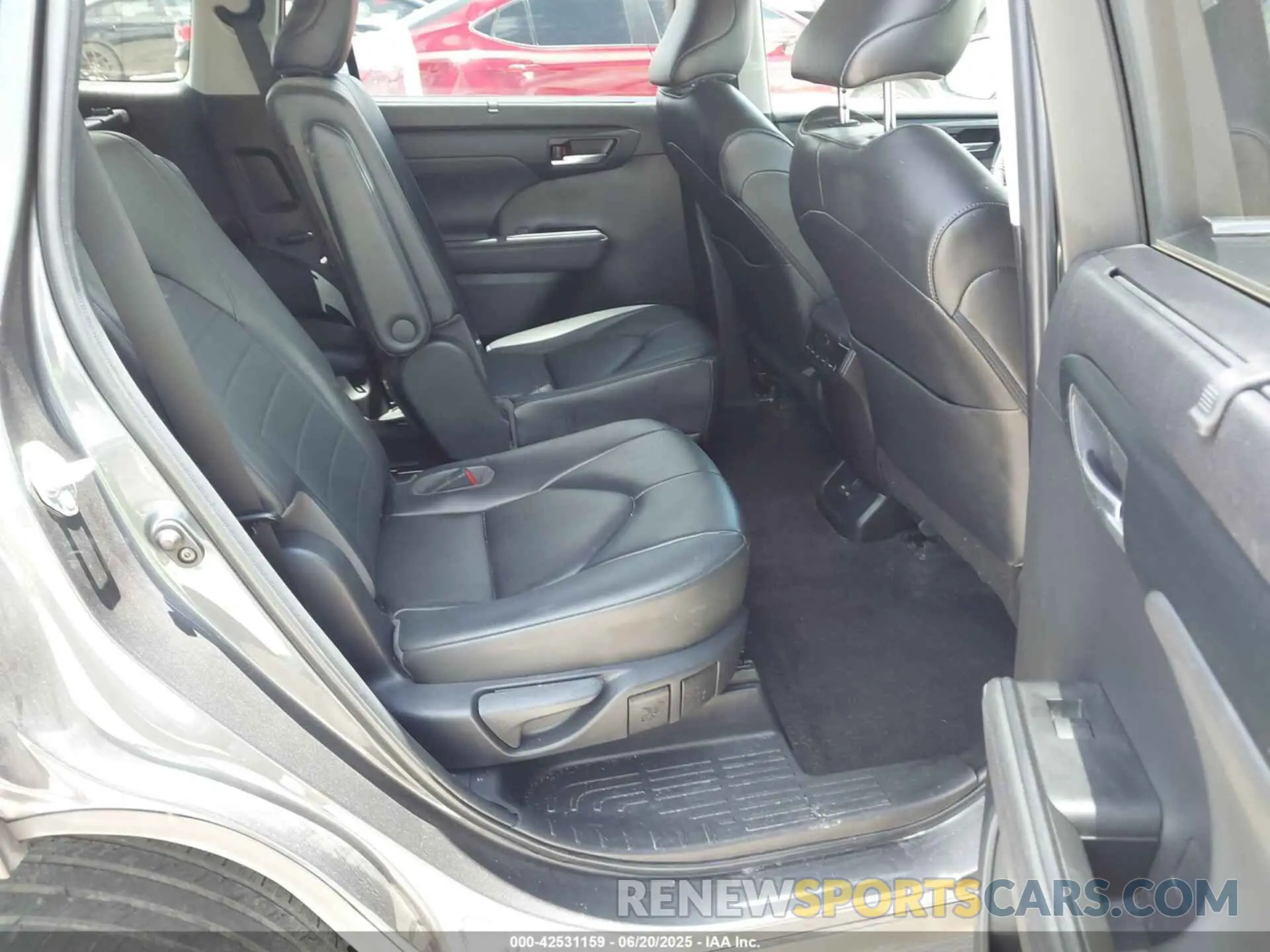 8 fotografías del automóvil dañado 5TDKDRAHXPS007602 TOYOTA HIGHLANDER 2023