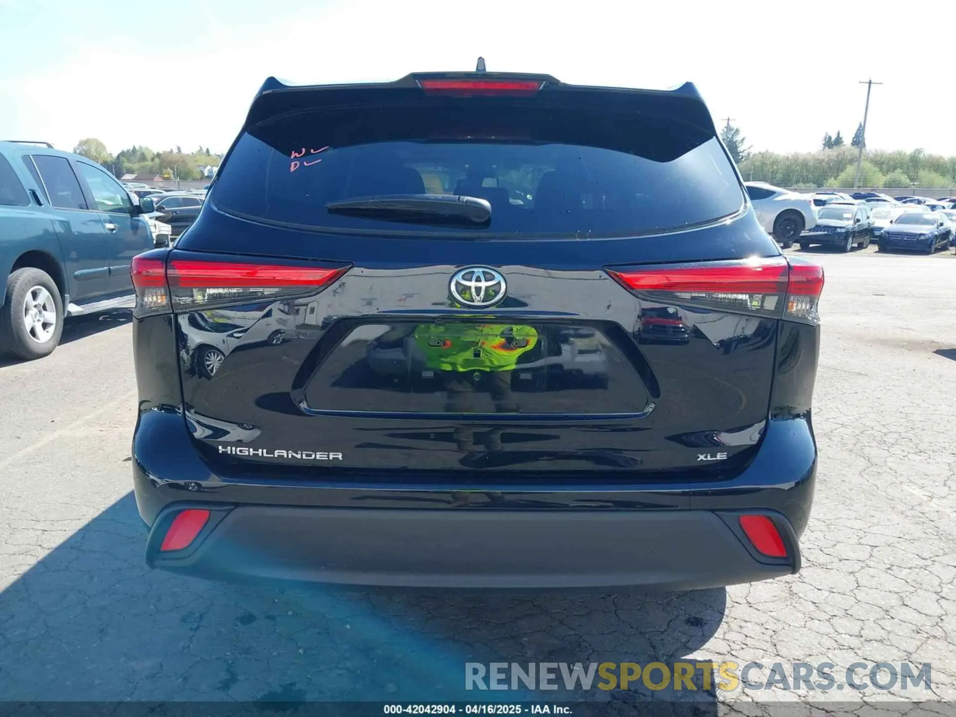 17 fotografías del automóvil dañado 5TDKDRAHXPS010127 TOYOTA HIGHLANDER 2023