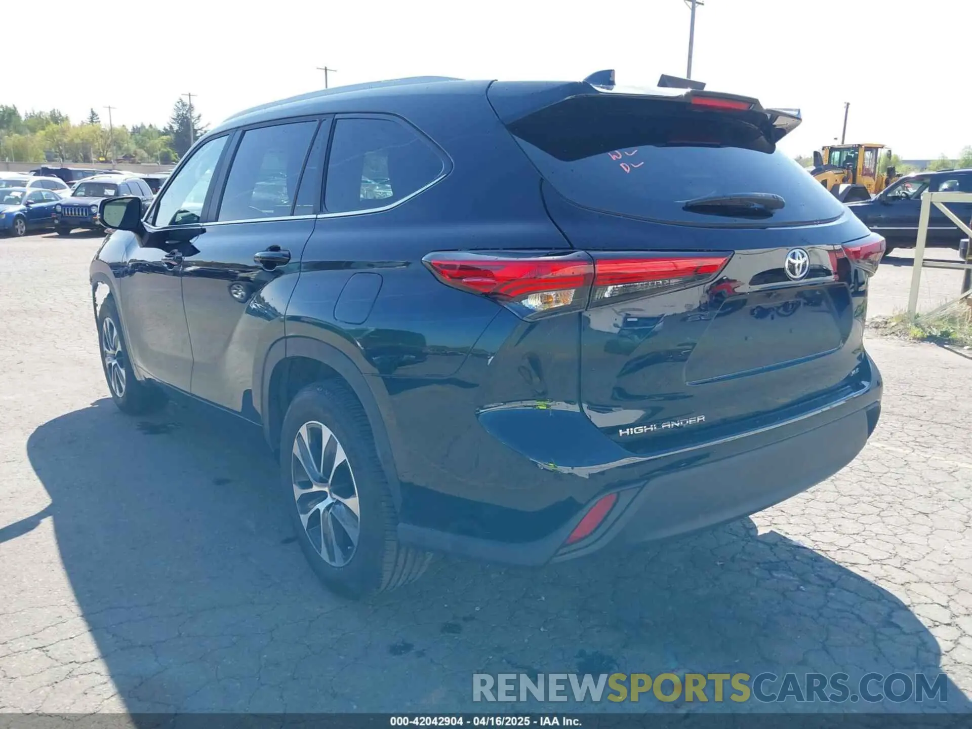 3 fotografías del automóvil dañado 5TDKDRAHXPS010127 TOYOTA HIGHLANDER 2023