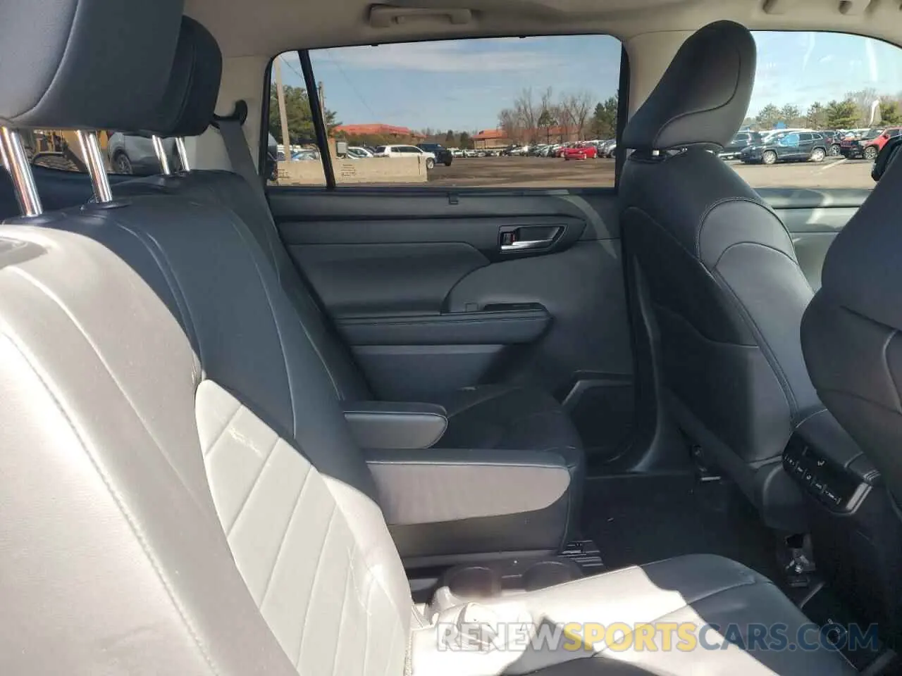 10 fotografías del automóvil dañado 5TDKDRBH1PS527010 TOYOTA HIGHLANDER 2023