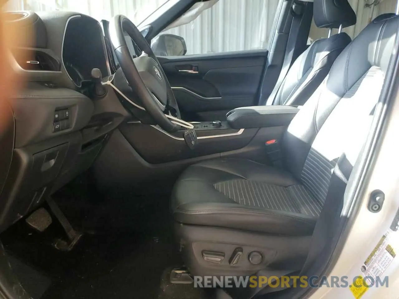 7 fotografías del automóvil dañado 5TDKDRBH2PS009150 TOYOTA HIGHLANDER 2023