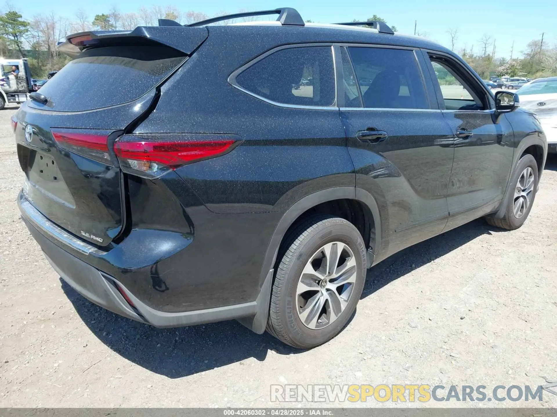 4 fotografías del automóvil dañado 5TDKDRBH2PS018091 TOYOTA HIGHLANDER 2023