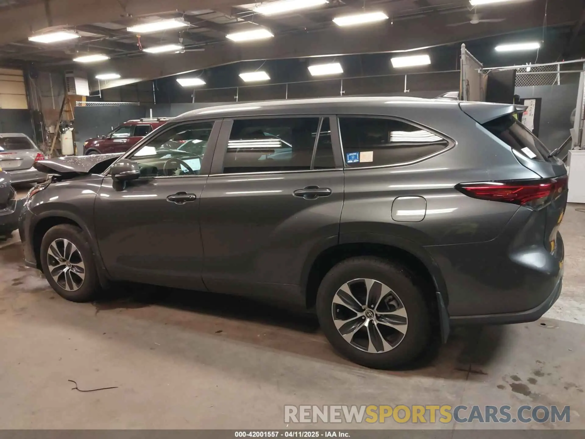 14 fotografías del automóvil dañado 5TDKDRBH2PS022528 TOYOTA HIGHLANDER 2023