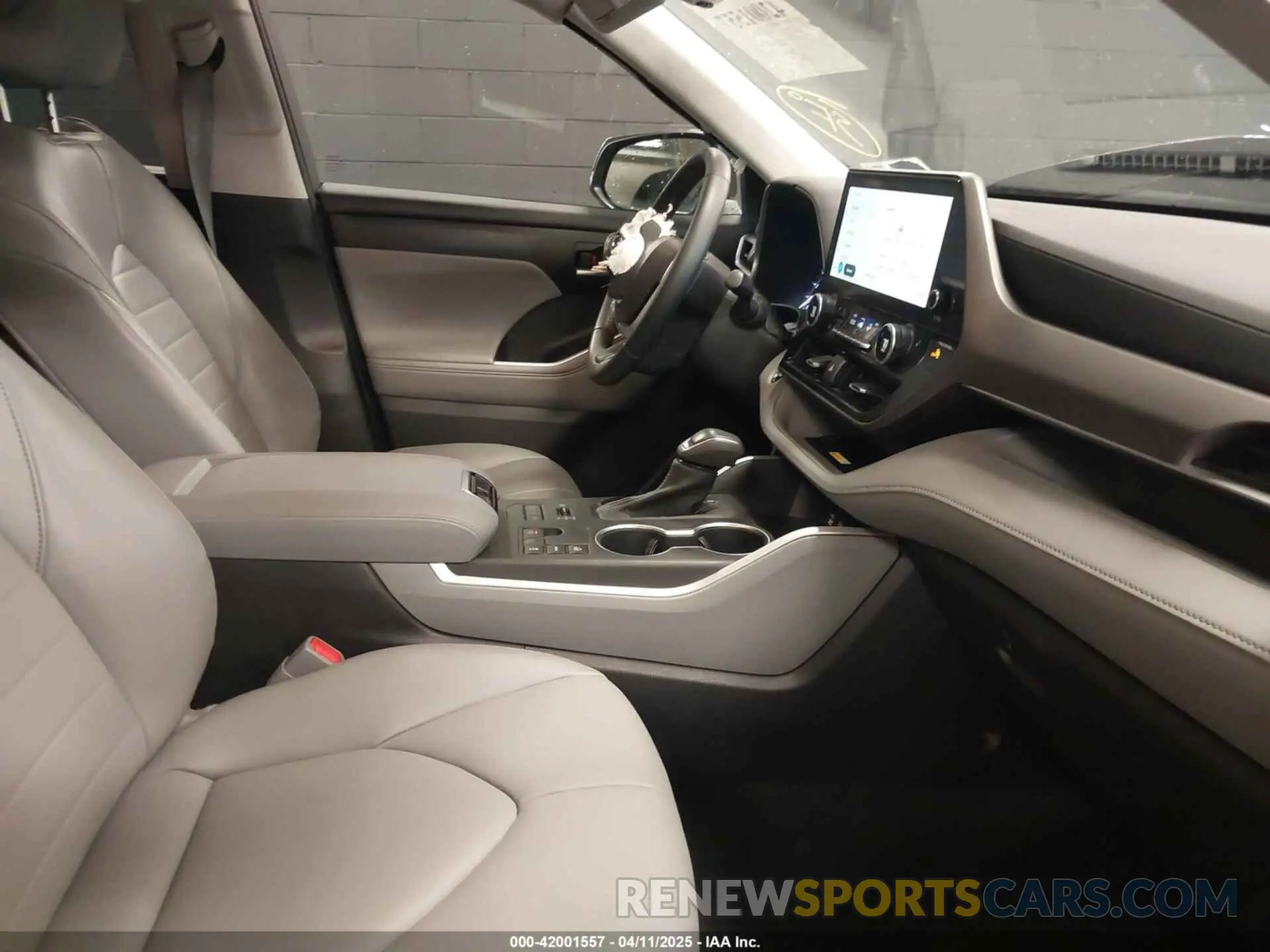 5 fotografías del automóvil dañado 5TDKDRBH2PS022528 TOYOTA HIGHLANDER 2023