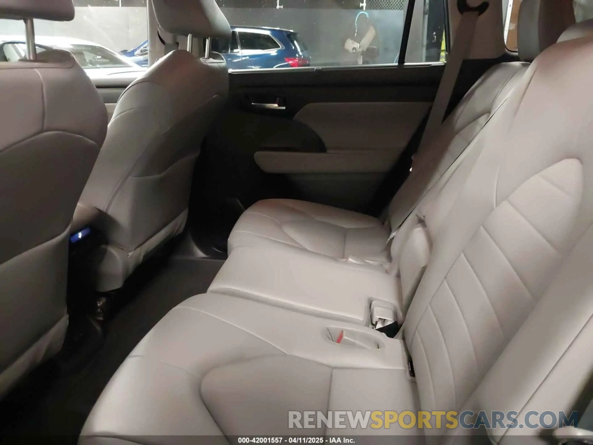 8 fotografías del automóvil dañado 5TDKDRBH2PS022528 TOYOTA HIGHLANDER 2023
