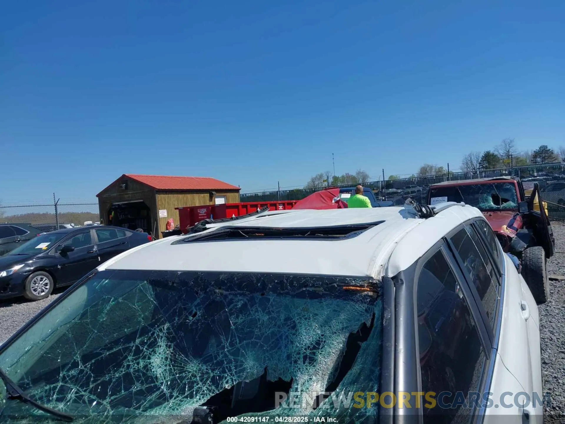 17 fotografías del automóvil dañado 5TDKDRBH2PS041970 TOYOTA HIGHLANDER 2023