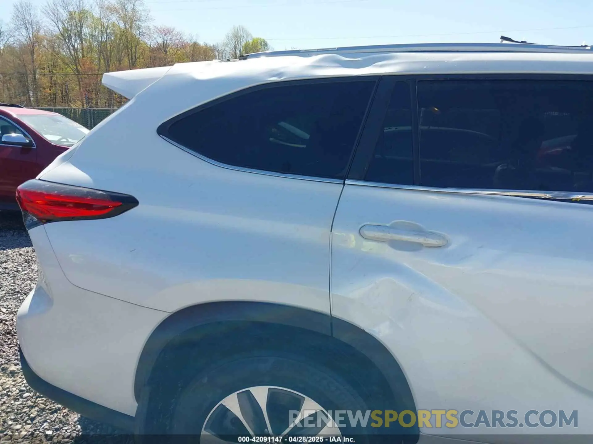 18 fotografías del automóvil dañado 5TDKDRBH2PS041970 TOYOTA HIGHLANDER 2023