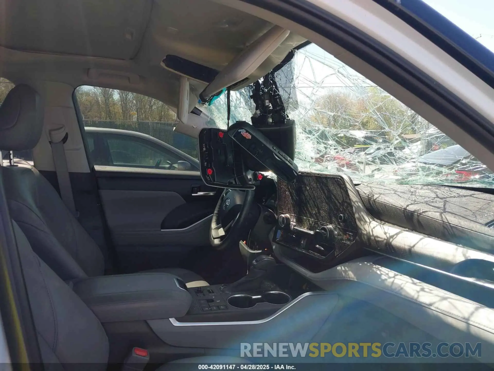 20 fotografías del automóvil dañado 5TDKDRBH2PS041970 TOYOTA HIGHLANDER 2023