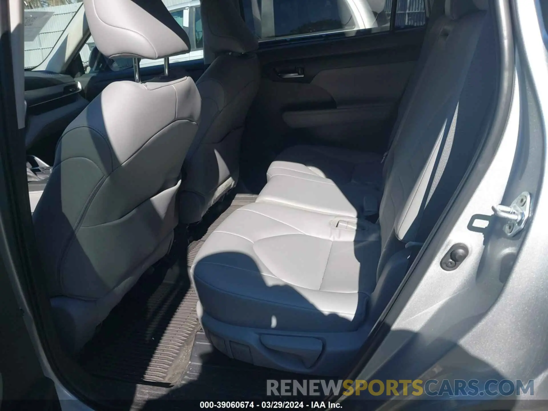 8 fotografías del automóvil dañado 5TDKDRBH3PS019735 TOYOTA HIGHLANDER 2023