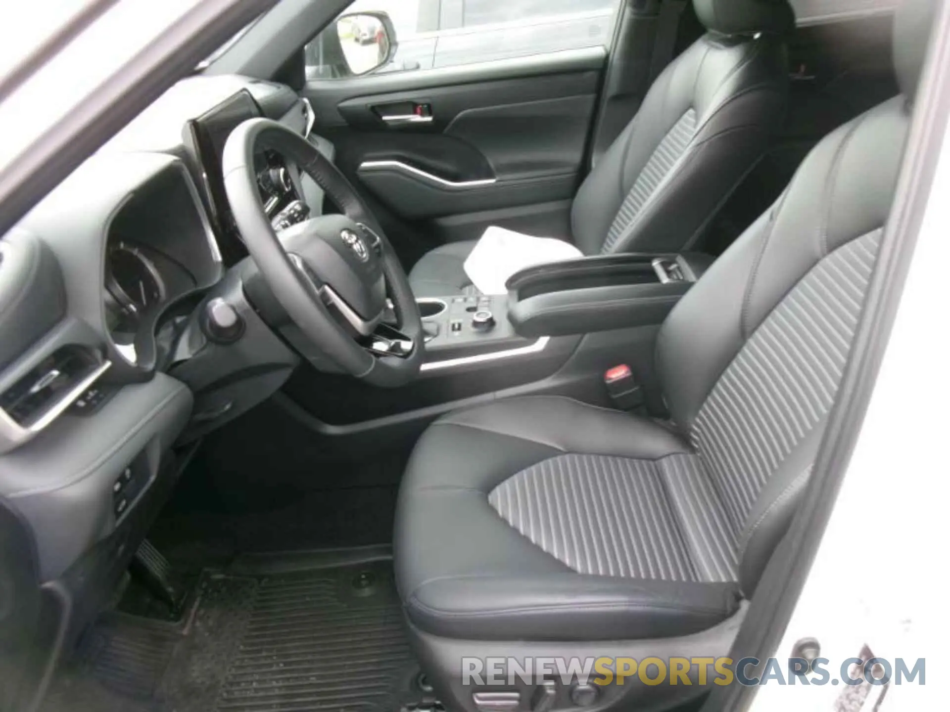 8 fotografías del automóvil dañado 5TDKDRBH3PS512301 TOYOTA HIGHLANDER 2023
