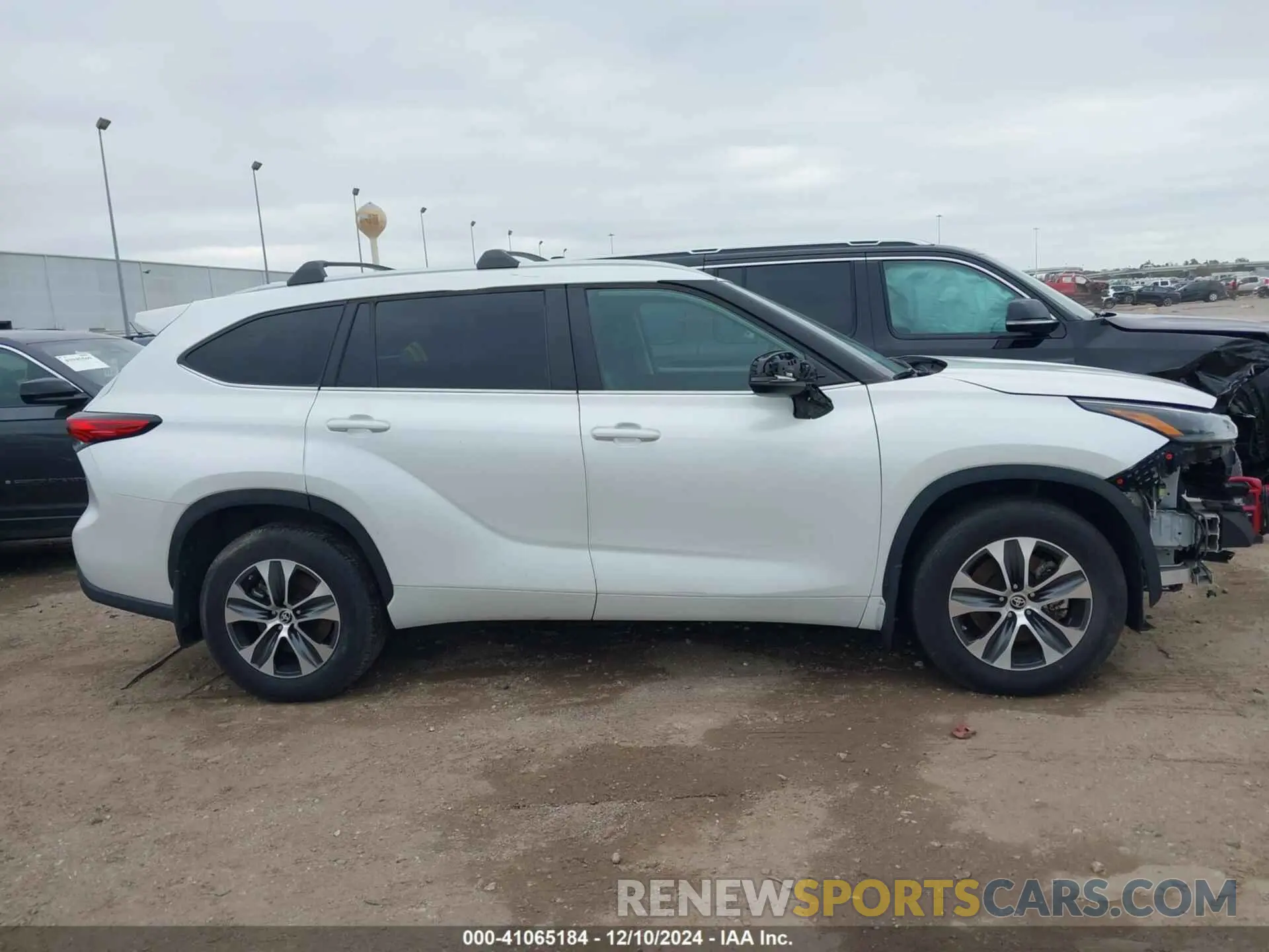 14 fotografías del automóvil dañado 5TDKDRBH6PS009717 TOYOTA HIGHLANDER 2023
