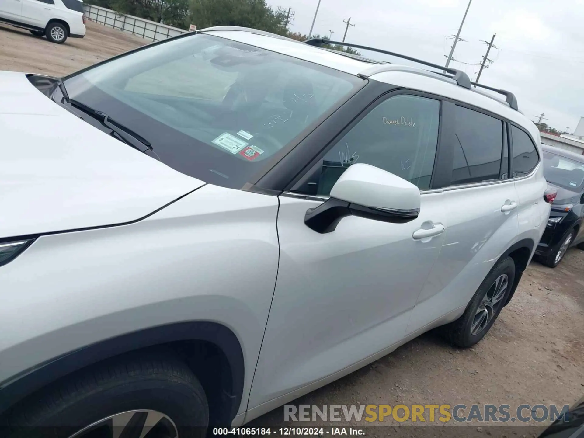 15 fotografías del automóvil dañado 5TDKDRBH6PS009717 TOYOTA HIGHLANDER 2023