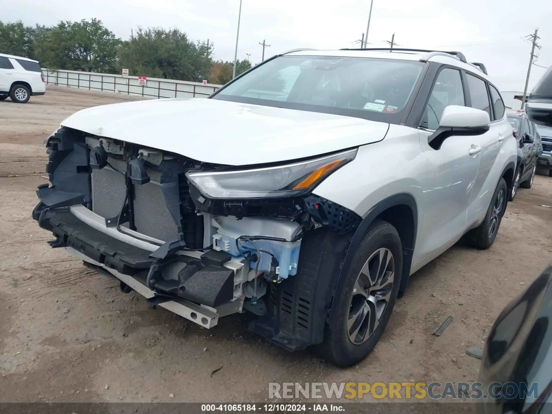 2 fotografías del automóvil dañado 5TDKDRBH6PS009717 TOYOTA HIGHLANDER 2023