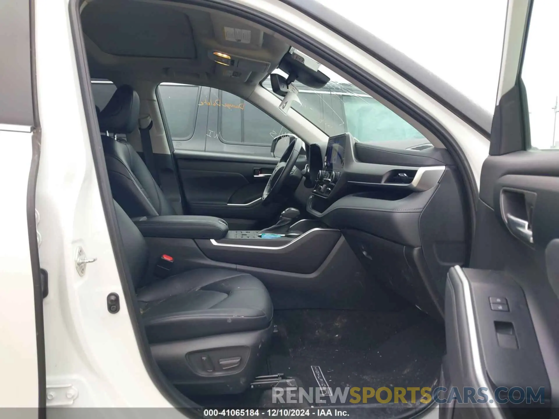 5 fotografías del automóvil dañado 5TDKDRBH6PS009717 TOYOTA HIGHLANDER 2023