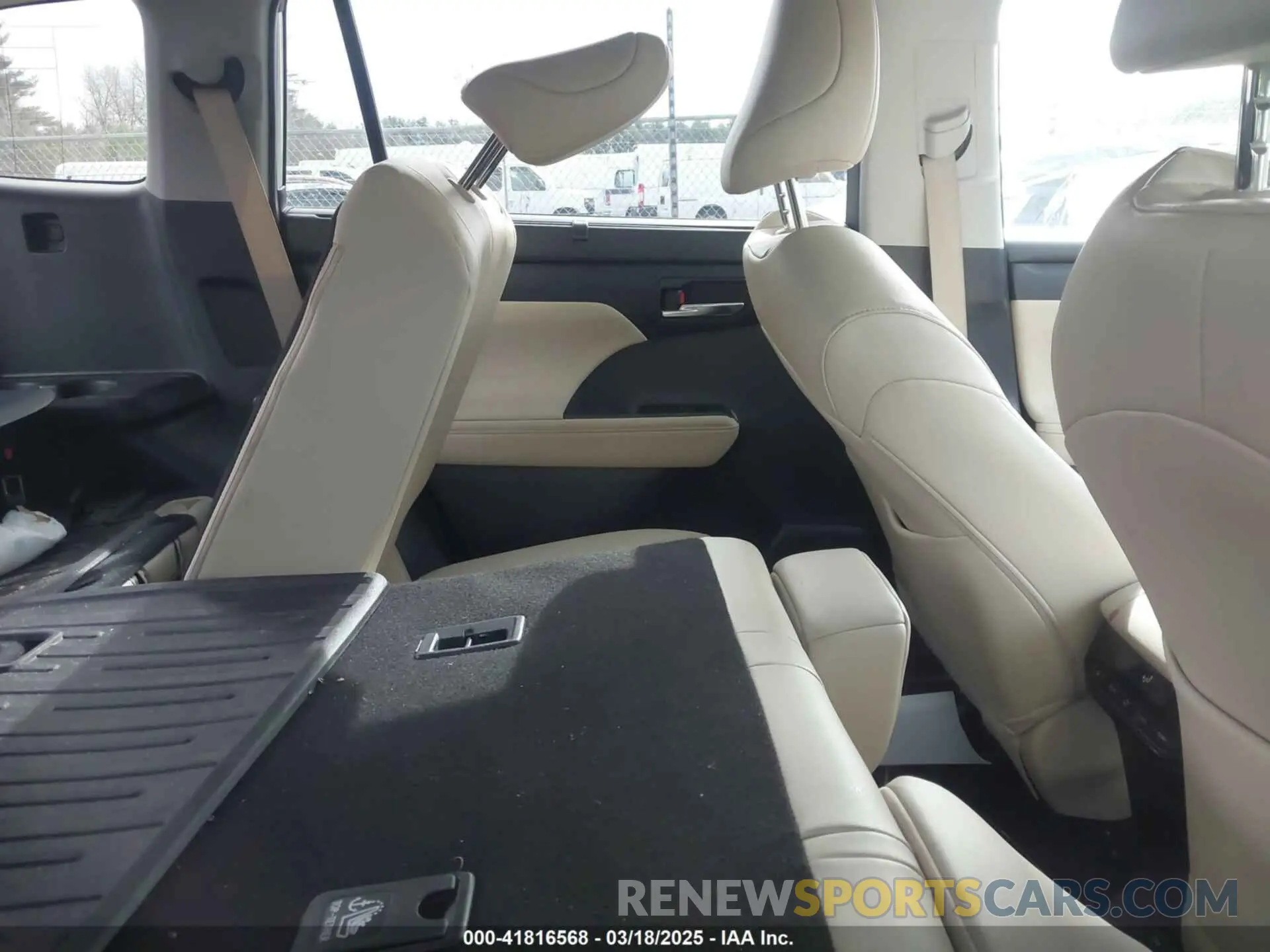8 fotografías del automóvil dañado 5TDKDRBH6PS010219 TOYOTA HIGHLANDER 2023
