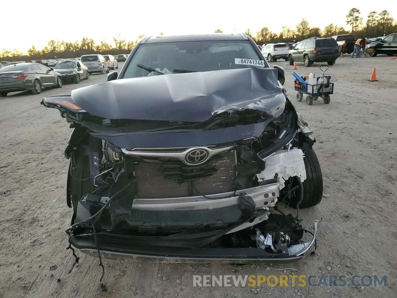 5 fotografías del automóvil dañado 5TDKDRBH6PS035203 TOYOTA HIGHLANDER 2023